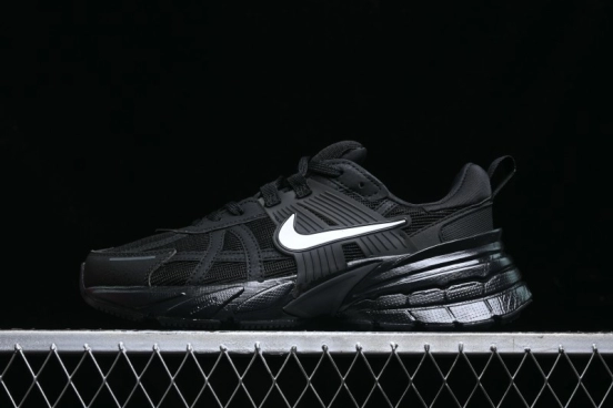 Nike Runtekk V2K Low-Top Retro Running Shoes with Cushlon Foam and Distressed Midsole - HQ1582-001