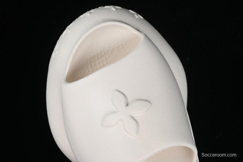 SMFK COMPASS Embossed One-Piece Platform Slides - E9066