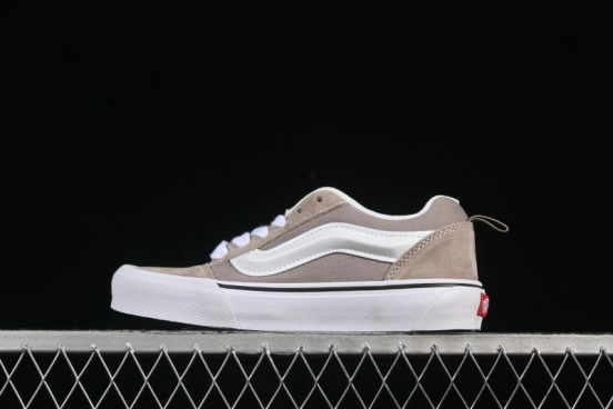 Vans Knu Skool Low-Top Retro Chunky Sneakers - VN000D6ZH2B