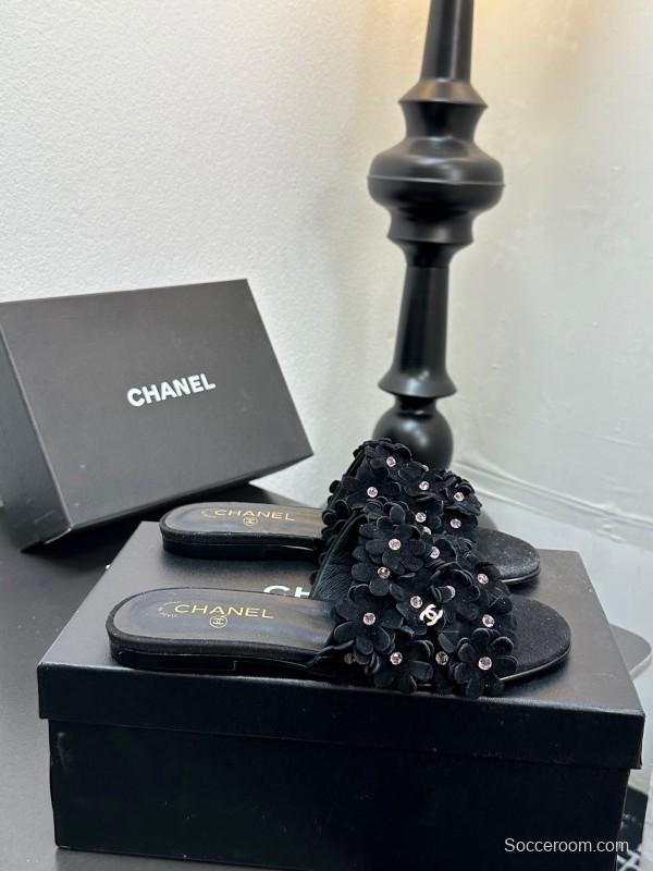 2025 Women Chanel Black Leather Slides