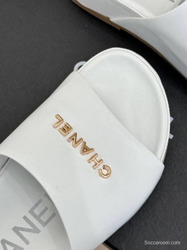 2025 Slippers Chanel White Leather Slippers KFY00250