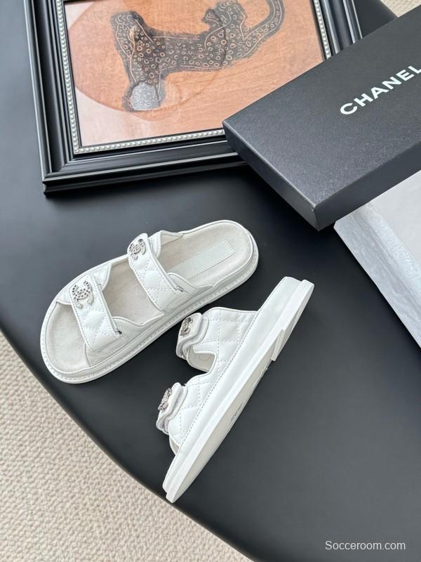 2025 Women Chanel White Leather Slippers LY00310
