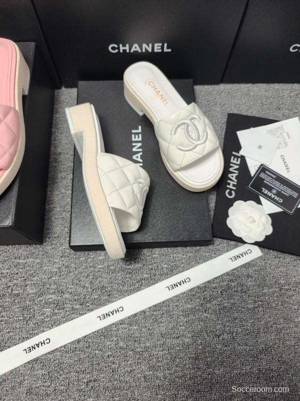 2025 Women Chanel White Leather Slippers