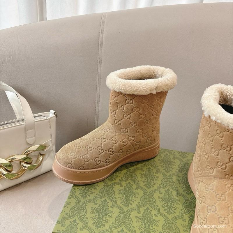 2024 Women Gucci beige suede snow boots with shearling lining MJ00350