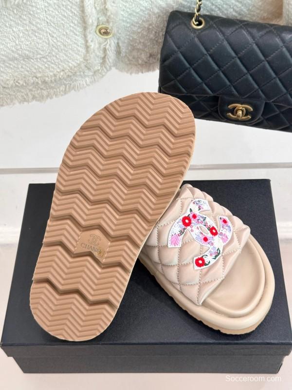 2025 Slippers Chanel Beige Silk Floral Pattern