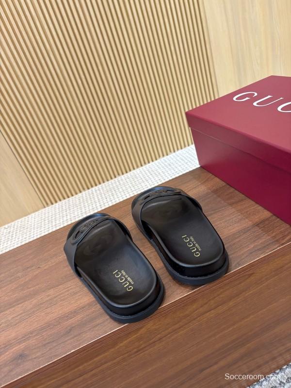 2025 Women Gucci Black Leather Slippers Interlocking G LY00230