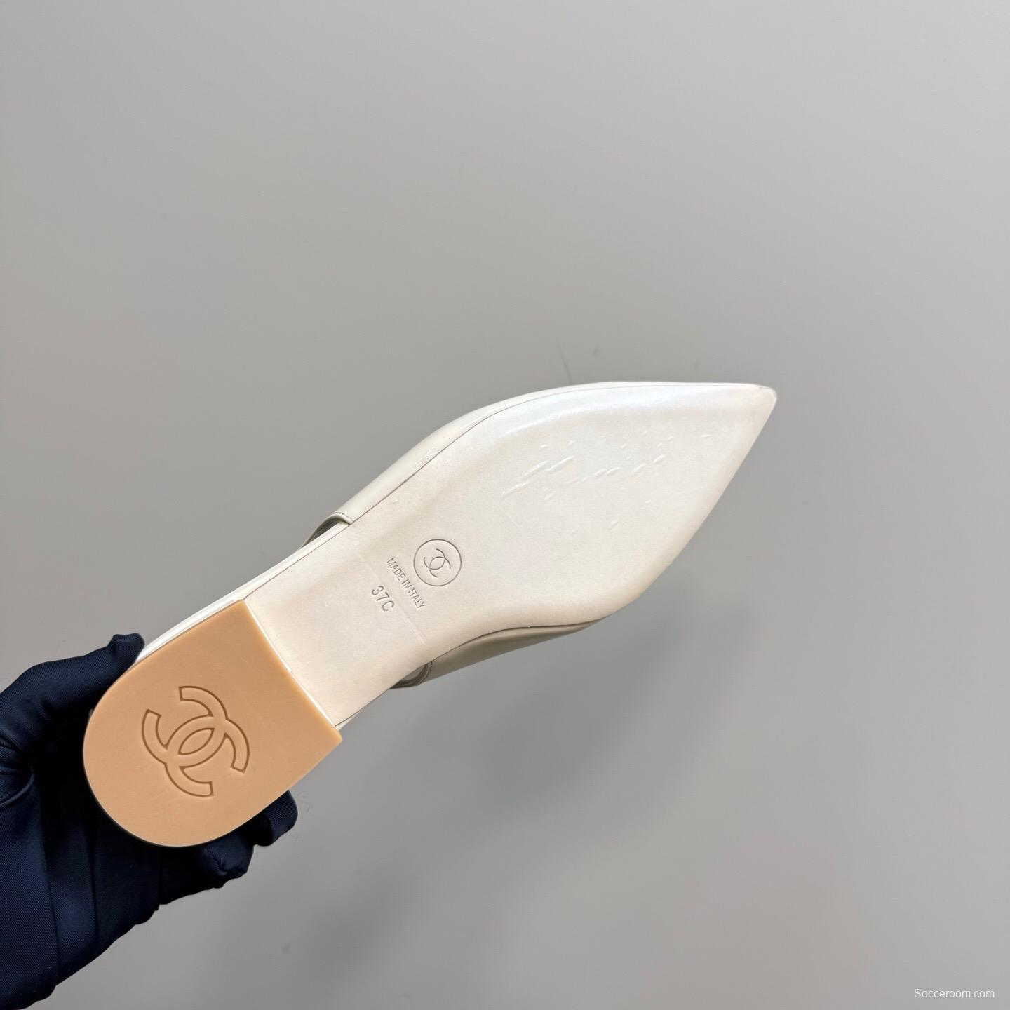 2025 Women Chanel Beige Patent Leather Slingback Heels KFY00290