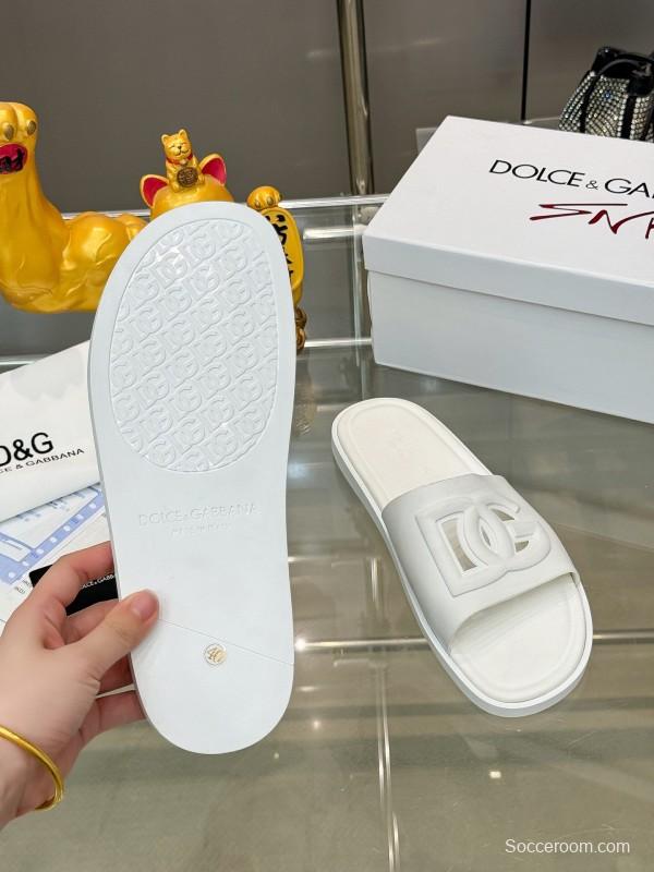 2025 Unisex Dolce & Gabbana White Leather Slippers KFY00150