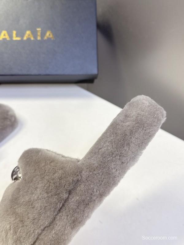 ALAÏA Fall/Winter 2025 Latest Fur Slippers - KFY00230